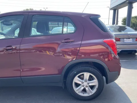 More photos of 2017 Chevrolet Trax LS at F1rst Motors, IN