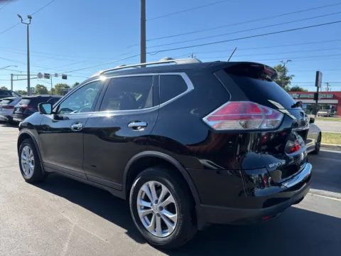 More photos of 2014 Nissan Rogue SV at F1rst Motors, IN