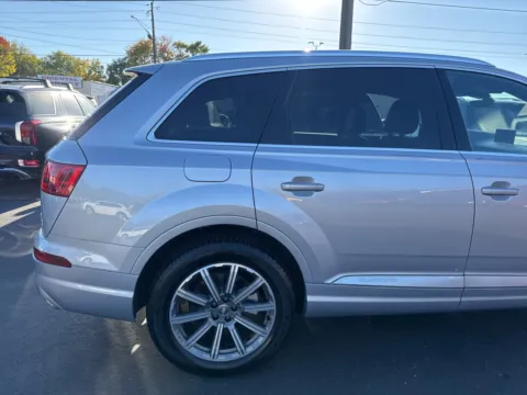More photos of 2018 Audi Q7 3.0T Premium Plus at F1rst Motors, IN