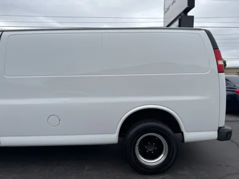 More photos of 2008 GMC Savana G1500 Work Van at F1rst Motors, IN