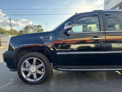Photos of 2008 Cadillac Escalade ESV for sale in Indianapolis, IN at F1rst Motors