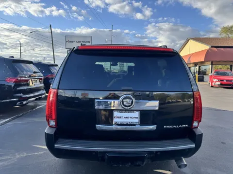 More photos of 2008 Cadillac Escalade ESV at F1rst Motors, IN
