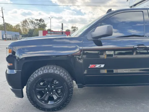 Photos of 2017 Chevrolet Silverado 1500 LT for sale in Indianapolis, IN at F1rst Motors