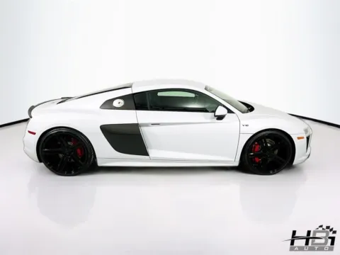 More photos of 2017 Audi R8 5.2 at HBi Auto, NC