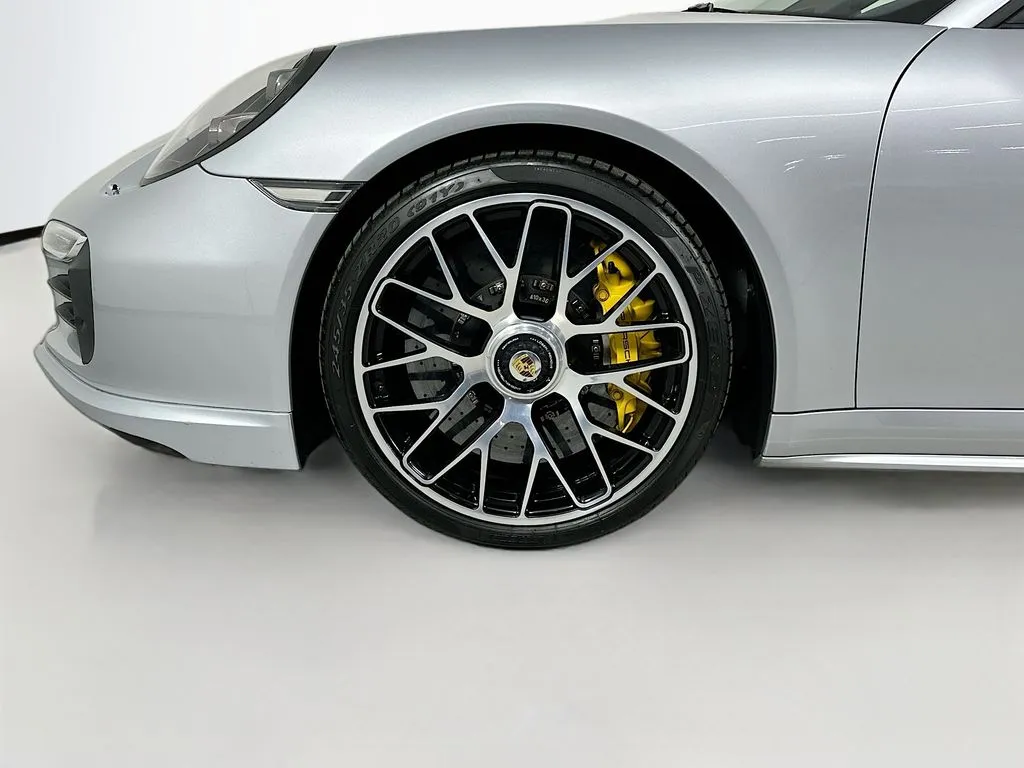 2015 Porsche 911 Turbo S - Photo 18