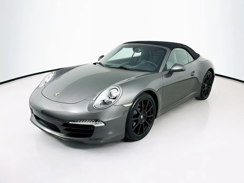 2013 Porsche 911 Carrera 4 Cabriolet's photo