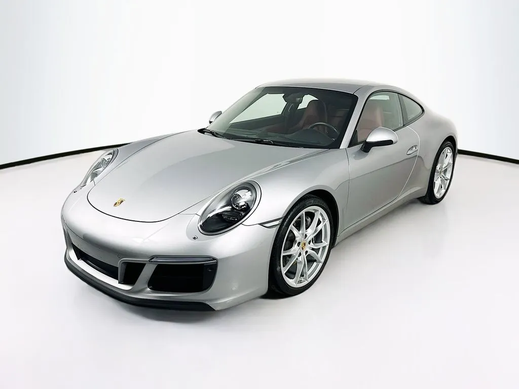 2017 Porsche 911 Carrera 4 Coupe's photo