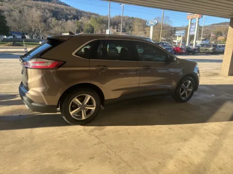 More photos of 2019 Ford Edge SEL at Moss Motor Company, TN