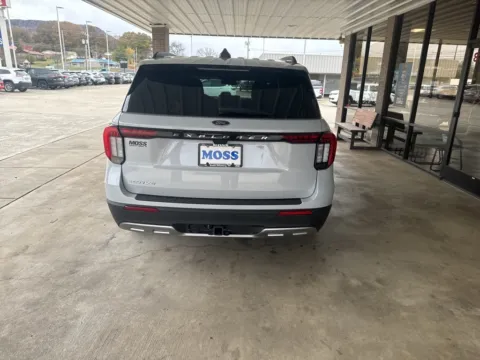 More photos of 2025 Ford Explorer Active at Moss Motor Company, TN