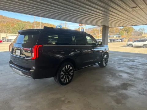 More photos of 2025 Ford Expedition Platinum at Moss Motor Company, TN