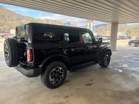 More photos of 2025 Ford Bronco Outer Banks at Moss Motor Company, TN