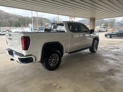 More photos of 2022 GMC Sierra 1500 AT4 at Moss Motor Company, TN