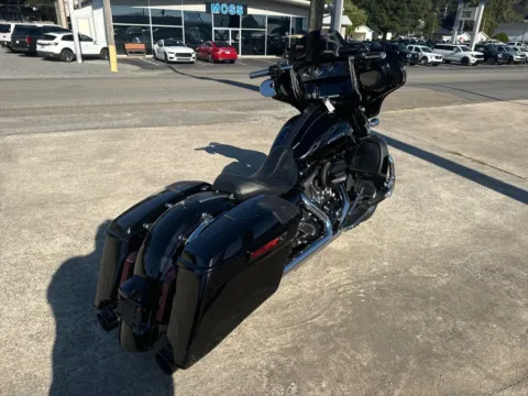 Another view of 2015 Harley-Davidson Street Glide CVO Street Glide for sale in South Pittsburg, TN at Moss Motor Company