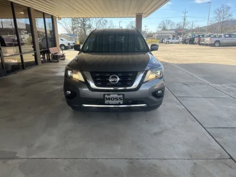 Photos of 2019 Nissan Pathfinder SL for sale in South Pittsburg, TN at Moss Motor Company