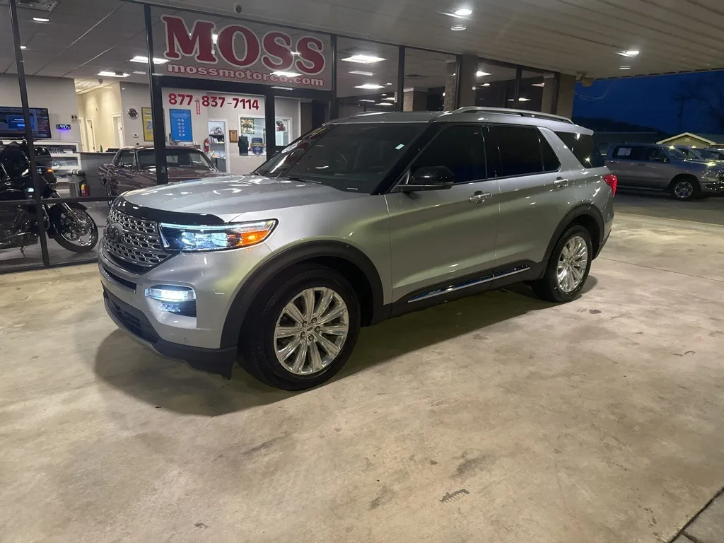 2023 Ford Explorer Limited's photo