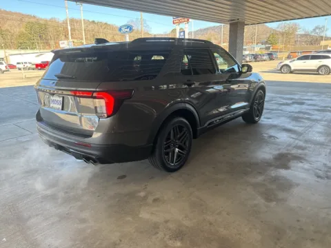 More photos of 2026 Ford Explorer ST at Moss Motor Company, TN