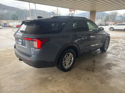 More photos of 2026 Ford Explorer Active at Moss Motor Company, TN