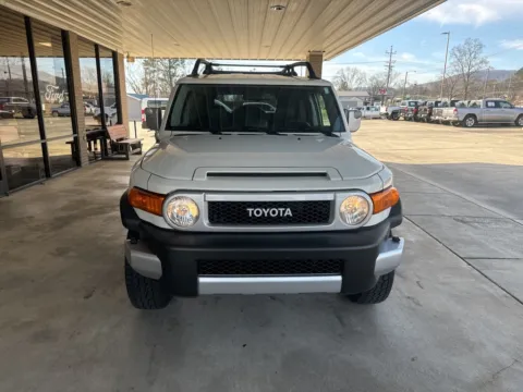 Photos of 2010 Toyota FJ Cruiser for sale in South Pittsburg, TN at Moss Motor Company