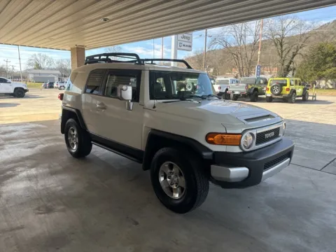 Another view of 2010 Toyota FJ Cruiser for sale in South Pittsburg, TN at Moss Motor Company