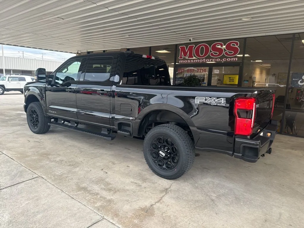 2026 Ford F-250 Super Duty XLT - Photo 6