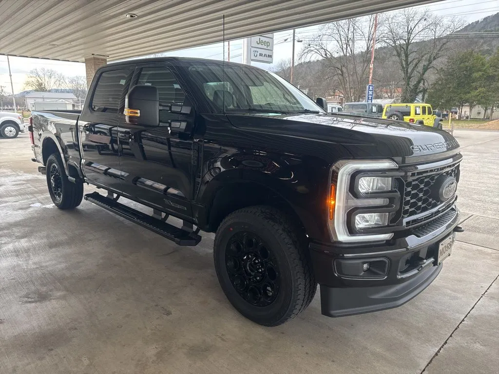 2026 Ford F-250 Super Duty XLT - Photo 3