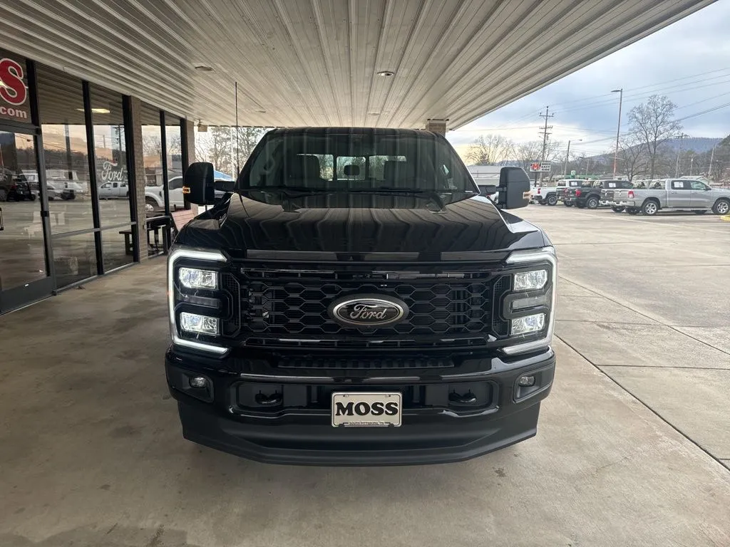 2026 Ford F-250 Super Duty XLT - Photo 2