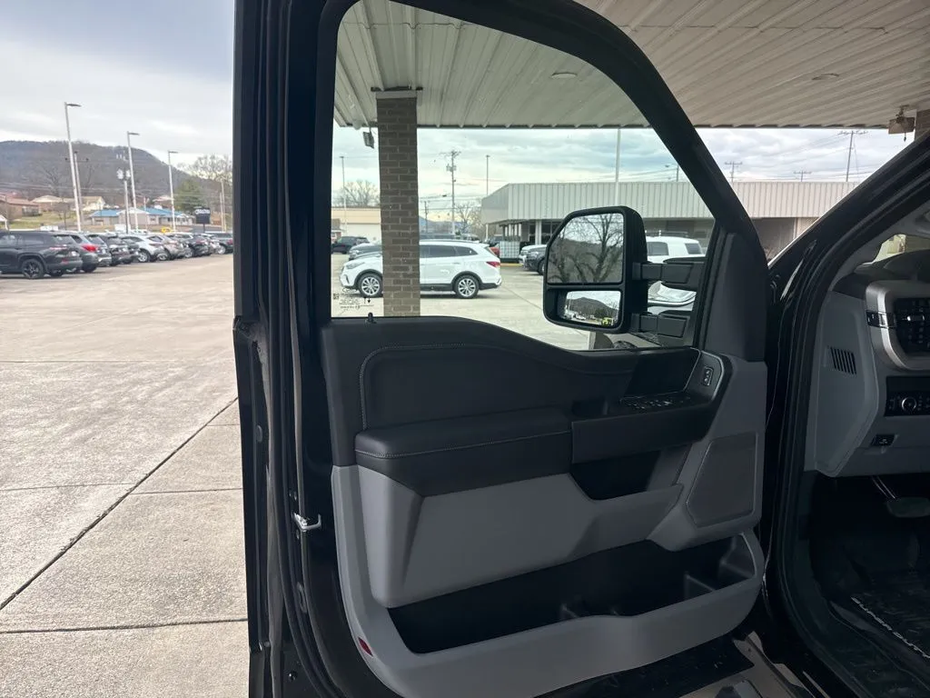2026 Ford F-250 Super Duty XLT - Photo 14