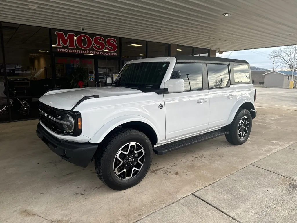 2024 Ford Bronco 4-Door Outer Banks's photo