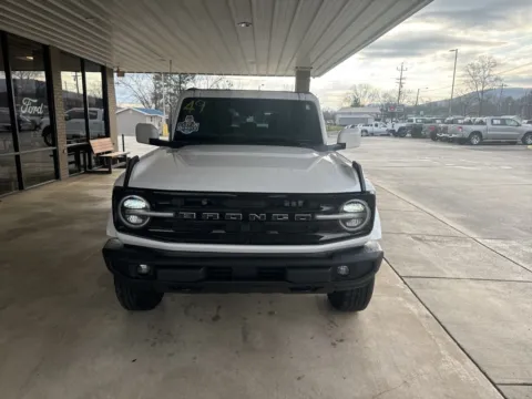 Photos of 2024 Ford Bronco Outer Banks for sale in South Pittsburg, TN at Moss Motor Company
