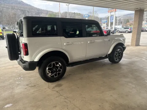 More photos of 2024 Ford Bronco Outer Banks at Moss Motor Company, TN