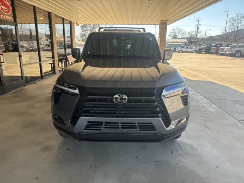 Photos of 2024 Lexus GX 550 Luxury+ for sale in South Pittsburg, TN at Moss Motor Company
