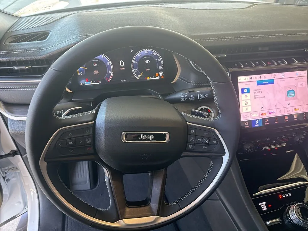 2025 Jeep Grand Cherokee L Limited - Photo 11