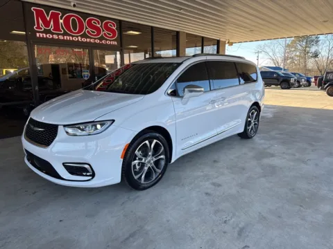 White 2024 Chrysler Pacifica Pinnacle for sale in South Pittsburg, TN
