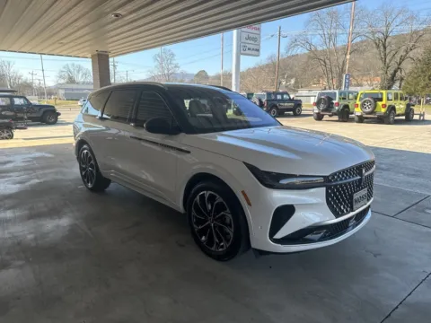 Another view of 2024 Lincoln Nautilus Reserve for sale in South Pittsburg, TN at Moss Motor Company