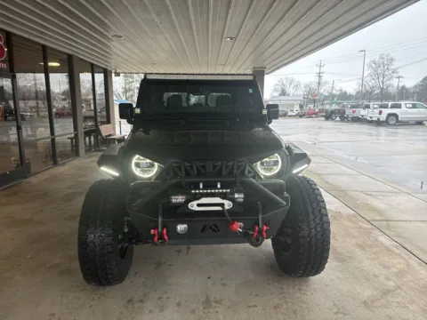 Photos of 2020 Jeep Gladiator Overland for sale in South Pittsburg, TN at Moss Motor Company