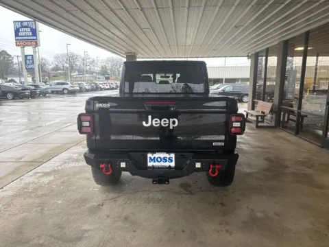 More photos of 2020 Jeep Gladiator Overland at Moss Motor Company, TN