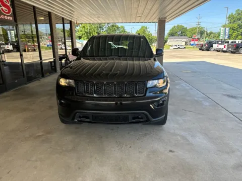 Photos of 2018 Jeep Grand Cherokee Laredo for sale in South Pittsburg, TN at Moss Motor Company
