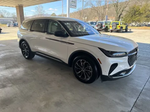 Another view of 2024 Lincoln Nautilus Premiere for sale in South Pittsburg, TN at Moss Motor Company