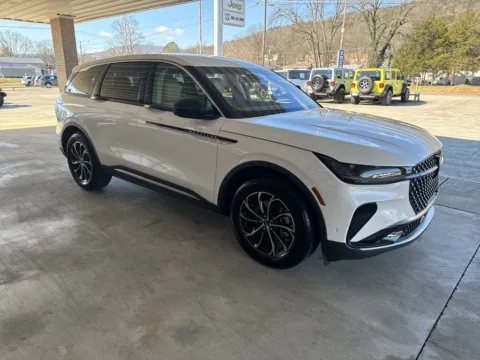 Another view of 2024 Lincoln Nautilus Premiere for sale in South Pittsburg, TN at Moss Motor Company