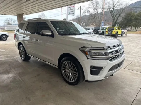 Another view of 2022 Ford Expedition Platinum for sale in South Pittsburg, TN at Moss Motor Company