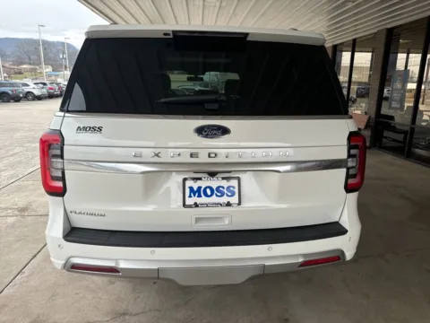 More photos of 2022 Ford Expedition Platinum at Moss Motor Company, TN
