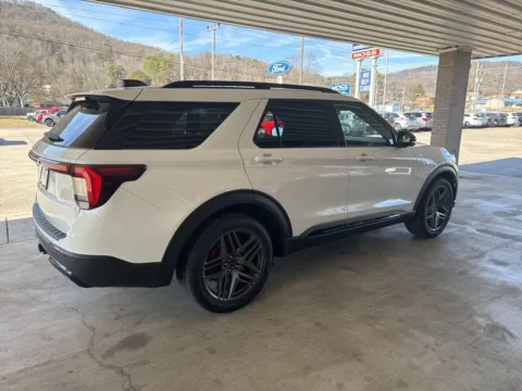 More photos of 2026 Ford Explorer ST-Line at Moss Motor Company, TN