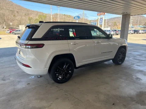 More photos of 2026 Jeep Grand Cherokee Limited Reserve at Moss Motor Company, TN