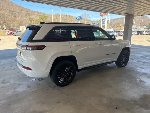 More photos of 2026 Jeep Grand Cherokee Limited at Moss Motor Company, TN