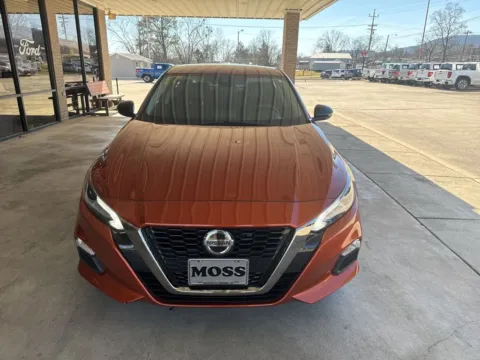Photos of 2022 Nissan Altima 2.0 SR for sale in South Pittsburg, TN at Moss Motor Company
