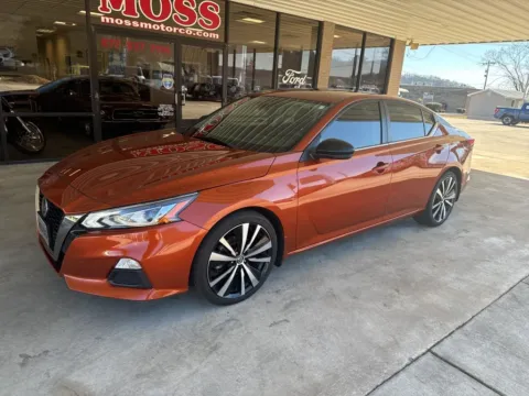Orange 2022 Nissan Altima 2.0 SR for sale in South Pittsburg, TN