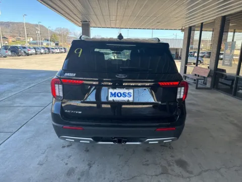 More photos of 2025 Ford Explorer Active at Moss Motor Company, TN