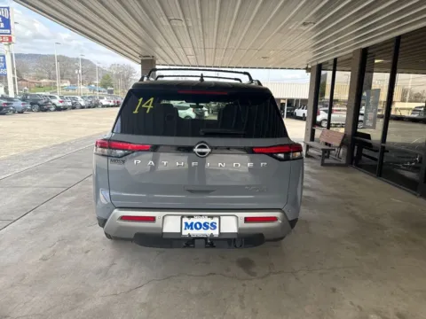 More photos of 2025 Nissan Pathfinder Platinum at Moss Motor Company, TN