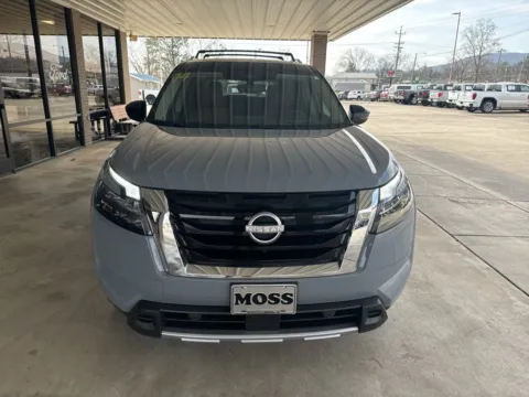 Photos of 2025 Nissan Pathfinder Platinum for sale in South Pittsburg, TN at Moss Motor Company