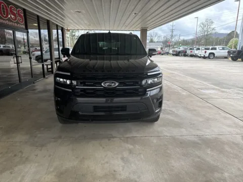 Photos of 2024 Ford Expedition Limited for sale in South Pittsburg, TN at Moss Motor Company